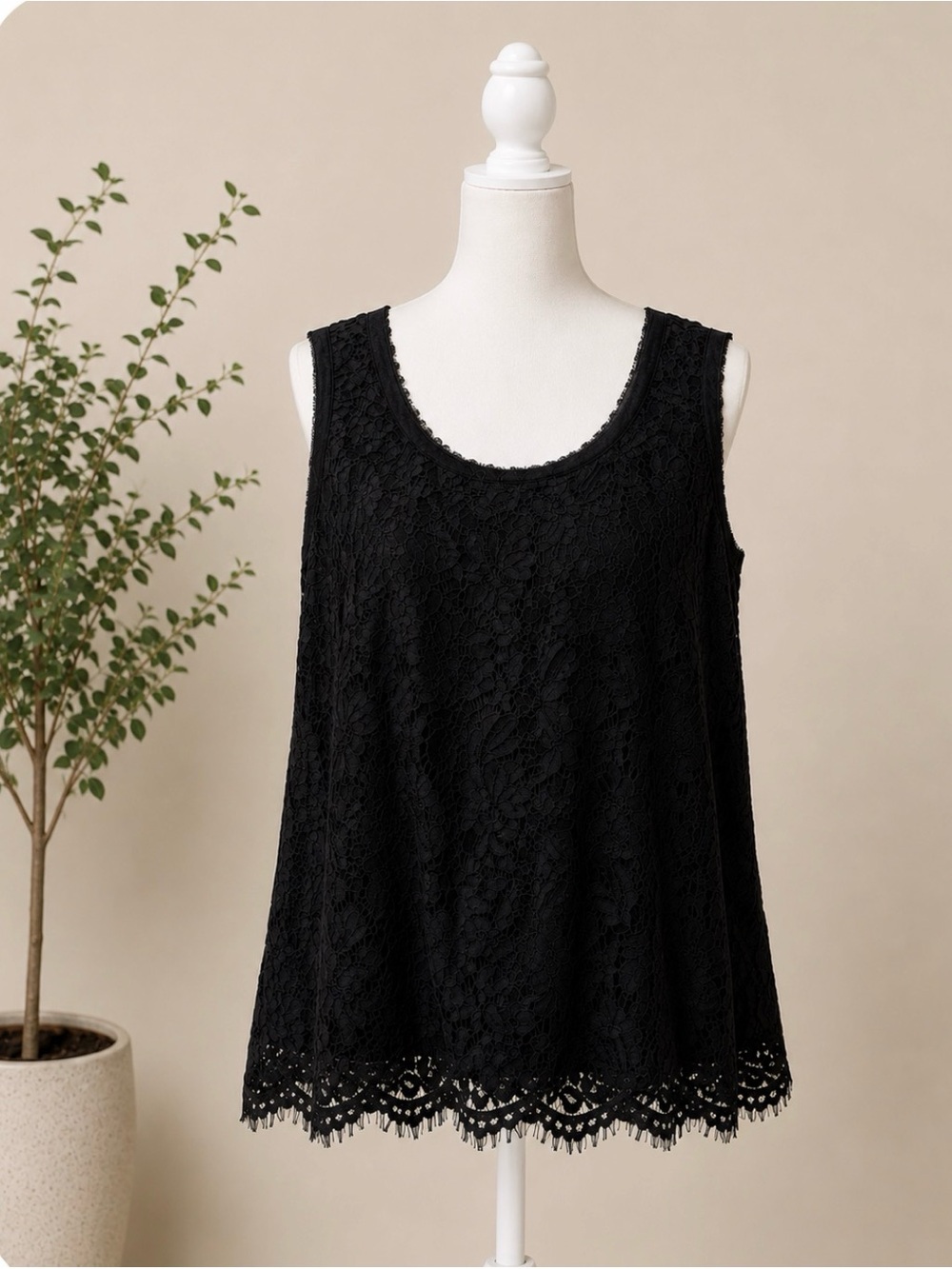 Banana Republic Black Lace Scoop Neck Camisole